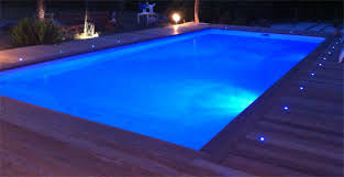 piscine eclairée nuit
